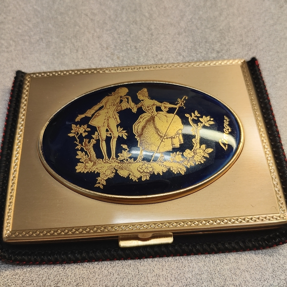 Patrys Limoges powder compact
